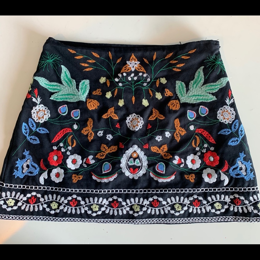 Embroidery Mini Skirt